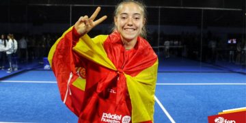 La jugadora de Guadalajara, Águeda Pérez, regresa de Paraguay con el doble título de Campeona del Mundo de pádel, por parejas y con la Selección Española