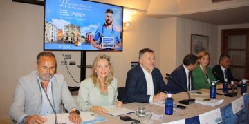La Junta apuesta por convertir la Atención Primaria en el eje vertebrador del sistema sanitario