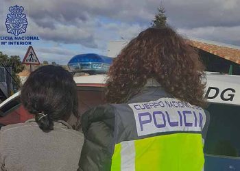 La Policía Nacional detiene a cuatro personas en Cuenca por falsificar documentación para trabajar careciendo de permiso La Policía Nacional detiene a cuatro personas en Cuenca por falsificar documentación para trabajar careciendo de permiso