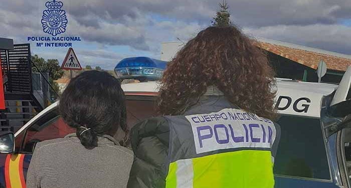 La Policía Nacional detiene a cuatro personas en Cuenca por falsificar documentación para trabajar careciendo de permiso 1 La Policía Nacional detiene a cuatro personas en Cuenca por falsificar documentación para trabajar careciendo de permiso
