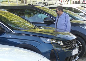 Las matriculaciones regresan en Cuenca a números positivos en octubre: una de cada dos es de un vehículo híbrido o eléctrico