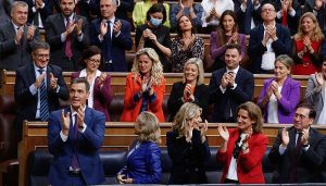No ha habido sorpresas los diputados del PSOE votan a favor de la investidura de Pedro Sánchez