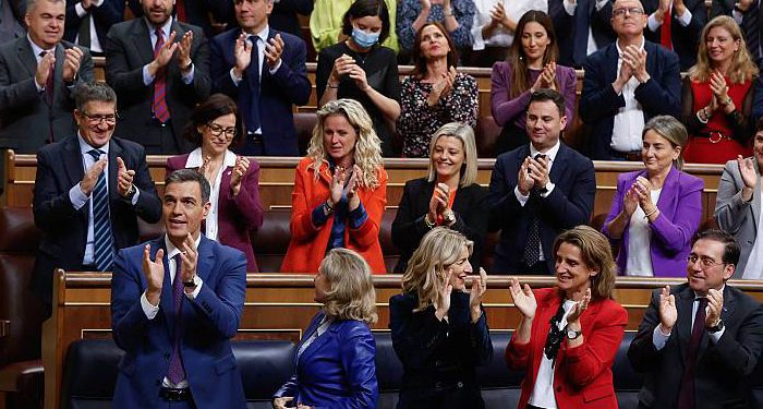No ha habido sorpresas: los diputados del PSOE votan a favor de la investidura de Pedro Sánchez 1 No ha habido sorpresas los diputados del PSOE votan a favor de la investidura de Pedro Sánchez