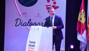 Page anuncia, para el próximo año, una nueva convocatoria de oposiciones para el cuerpo de maestros