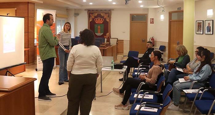 Policía Local y Protección Civil de Cabanillas se forman en atención de «Puntos Violeta» 1 Policía Local y Protección Civil de Cabanillas se forman en atención de «Puntos Violeta»