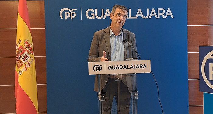 Román asegura que el PSOE hará pagar 15.000 millones a los españoles y pide al diputado Rojo que sea coherente como cuando era alcalde y votaba en contra de la amnistía