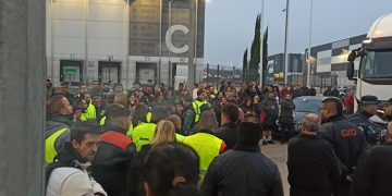 Seguimiento masivo de la huelga de logística Guadalajara “Cuanto más dure la huelga, más cara le va a salir a la patronal”.