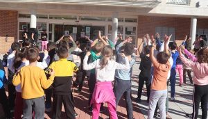 Un centenar de niños y niñas celebran en Cabanillas el Día Internacional de los Derechos de la Infancia