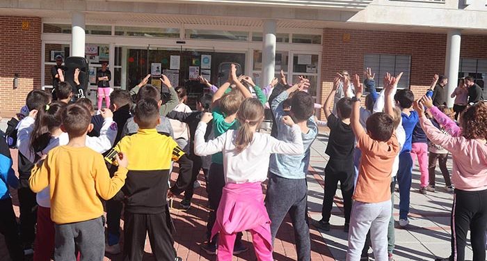 Un centenar de niños y niñas celebran en Cabanillas el Día Internacional de los Derechos de la Infancia