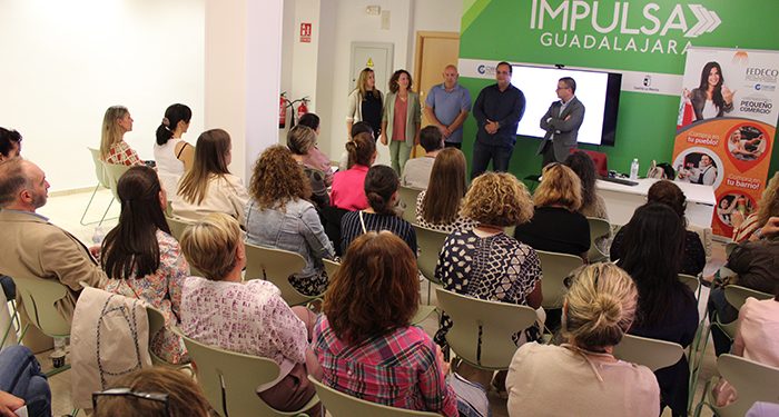 Un total de 170 comerciantes se forman en escaparatismo, redes sociales y empaquetado de la mano de FEDECO-CEOE-Cepyme Guadalajara