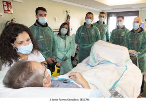 Bomberos del Ayuntamiento de Guadalajara visitan el hospital