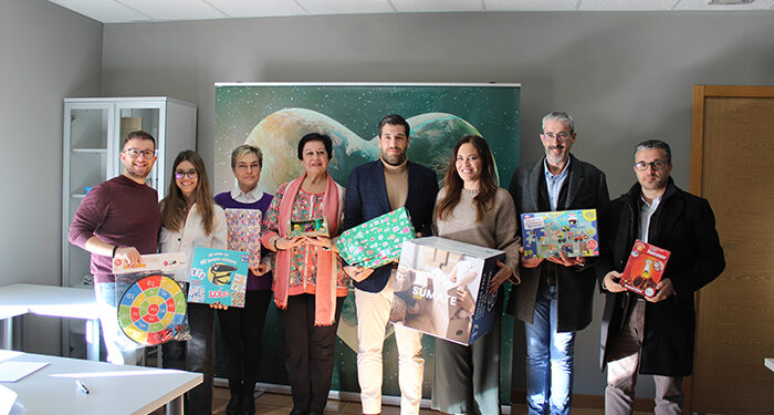 Cinco empresas de nuestra región han recogido, donado y entregado aproximadamente 380 kilos de juguetes de segunda mano 1 Cinco empresas de nuestra región han recogido, donado y entregado aproximadamente 380 kg de juguetes de segunda mano