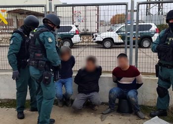Detenidos tres chinos en Cabanillas en el interior de un túnel subterráneo excavado para enganchar a la red eléctrica un cultivo de más de 9.000 plantas de marihuana