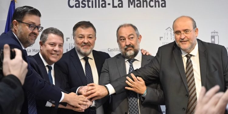 La UCLM amplía la cesión de espacios del Campus de Cuenca al Ayuntamiento y al Gobierno regional para potenciar el turismo de congresos en la ciudad 1 La UCLM amplía la cesión de espacios del Campus de Cuenca al Ayuntamiento y al Gobierno regional para potenciar el turismo de congresos en la ciudad