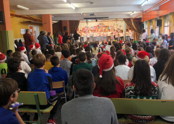El CEIP “San Fernando” de Cuenca celebra la llegada la Navidad con un festival musical y acrosport