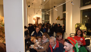 El edificio Iberia continúa celebrando la Navidad con varios talleres y un Belén Viviente protagonizado por los profesionales sanitarios de la GAI de Cuenca