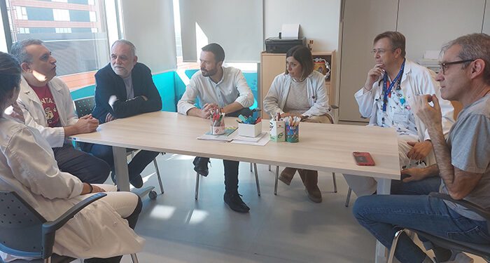 El Gobierno regional felicita al Equipo de Atención Hospitalaria y Domiciliaria por convertir ´La Pecera´ en un aula de esperanza e ilusión