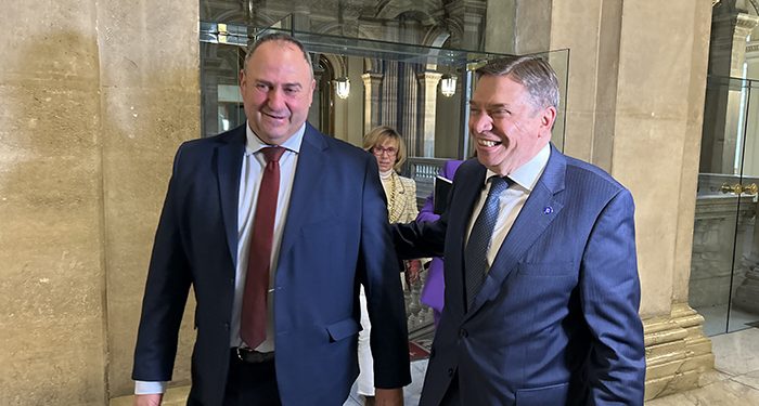 El Gobierno regional propone al Ministerio la flexibilización de la PAC sin poner en riesgo la llegada de fondos y atendiendo a todas las peculiaridades climáticas de la región 1 El Gobierno regional propone al Ministerio la flexibilización de la PAC sin poner en riesgo la llegada de fondos y atendiendo a todas las peculiaridades climáticas de la región