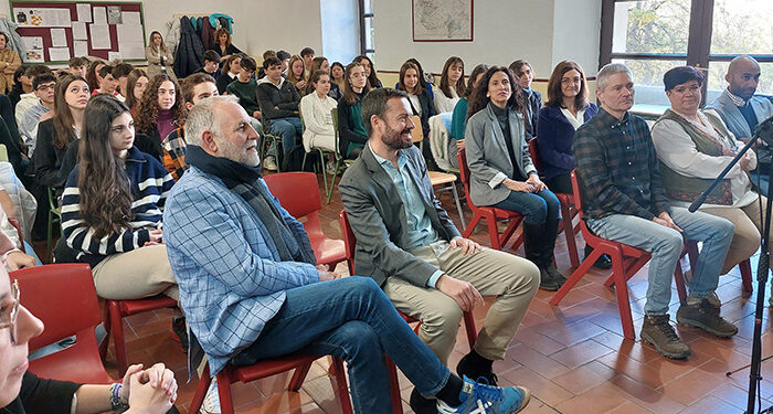 El instituto Liceo Caracense, reconocido como Centro Embajador del Parlamento Europeo 1 El instituto Liceo Caracense, reconocido como Centro Embajador del Parlamento Europeo