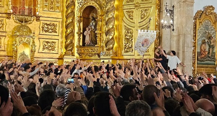 El presidente de la Diputación, Álvaro Martínez, comparte con los horcajeños las fiestas de El Vítor en una “espectacular” salida