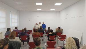 El Proyecto Arraigo celebra un encuentro en Torrejoncillo del Rey para informar a los vecinos sobre sus beneficios