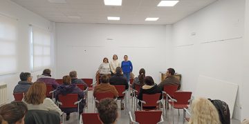 El Proyecto Arraigo celebra un encuentro en Torrejoncillo del Rey para informar a los vecinos sobre sus beneficios