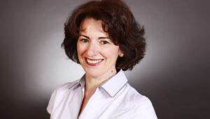 Elena Alonso Frayle gana el Premio Provincia de Guadalajara de Narrativa “Camilo José Cela” 2023 con la obra “Después nos hicimos grandes”