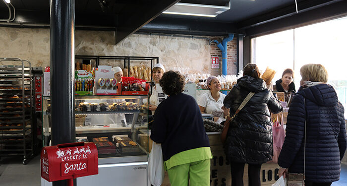Este sábado, 23 de diciembre, en el Mercado de Abastos los comerciantes te invitan a degustar dulces navideños