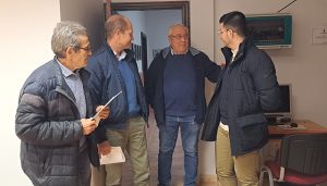 García y Del Río reconocen el trabajo del alcalde de Peralveche para mantener el pueblo vivo