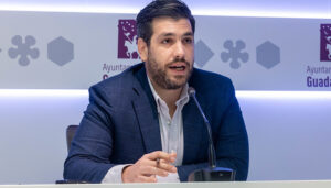 La Zona de Bajas Emisiones de Guadalajara entrará en vigor a finales de febrero con un año de moratoria en cuanto a sanciones 2 José Luis Alguacil, presentación ZBE