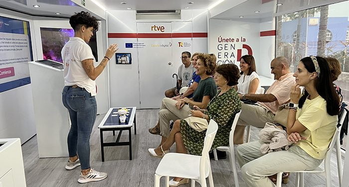 La campaña itinerante “Generación D” recorrerá Guadalajara para ayudar a la ciudadanía a mejorar sus habilidades digitales 1 La campaña itinerante “Generación D” recorrerá Guadalajara para ayudar a la ciudadanía a mejorar sus habilidades digitales
