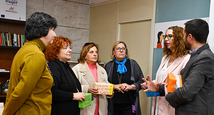 La Junta llama a la ciudadanía a “disfrutar” de unas fiestas navideñas “libres de cualquier tipo de agresión hacia las mujeres” 1 La Junta llama a la ciudadanía a “disfrutar” de unas fiestas navideñas “libres de cualquier tipo de agresión hacia las mujeres”