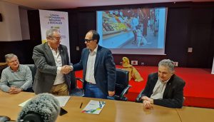 La ONCE y el Consejo de Colegios Profesionales de Veterinarios de Castilla-La Mancha firman un acuerdo de colaboración