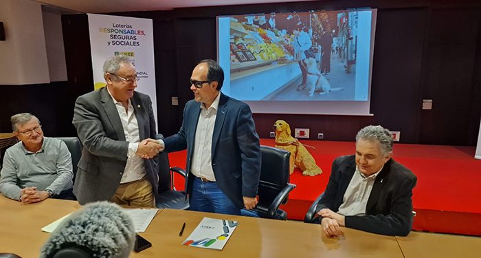 La ONCE y el Consejo de Colegios Profesionales de Veterinarios de Castilla-La Mancha firman un acuerdo de colaboración 1 La ONCE y el Consejo de Colegios Profesionales de Veterinarios de Castilla-La Mancha firman un acuerdo de colaboración