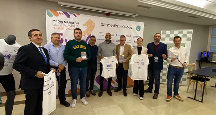 La XXIV Media Maratón de Guadalajara recorre este domingo las calles de la ciudad con más de 1.000 participantes