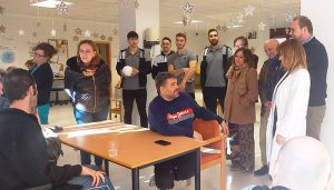 Los jugadores del Balonmano Guadalajara comparten una mañana con pacientes y profesionales del Instituto de Enfermedades Neurológicas