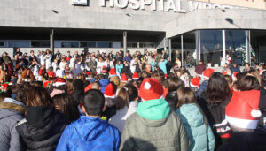Los profesionales del “Virgen de la Luz” reciben las tradicionales felicitaciones navideñas de los niños del Colegio de “Fuente del Oro”