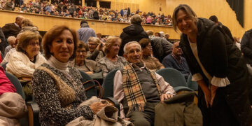 Risas y aplausos de más de un millar de mayores de Guadalajara con “La Corte de Faraón” en el Buero Vallejo