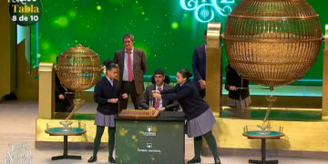 Tres administraciones de la provincia de Cuenca celebran la llegada de la suerte en el Sorteo de la Lotería de Navidad