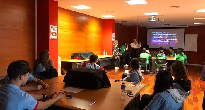 Un total de 30 alumnos de 4º de la ESO del IES Aguas Vivas de Guadalajara se acercan al sector de la contrucción a través de un Scape-Box 1 Un total de 30 alumnos de 4º de la ESO del IES Aguas Vivas de Guadalajara se acercan al sector de la contrucción a través de un Scape-Box