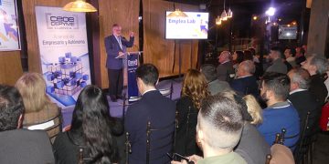 Unas cincuenta personas asisten a la jornada sobre economía sostenible e igualitaria de Emplea Lab