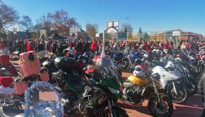 Villanueva de la Torre da la bienvenida a la Navidad con su tradicional Certamen de Villancicos y la llegada de la Papanoelada Motera