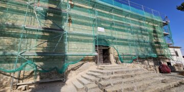 Fuentenava de Jábaga. Mientras las obras de rehabilitación de la iglesia de Jábaga avanzan a buen ritmo, terminan las actuaciones en la de Fuentesclaras