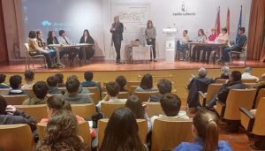 Arranca la Liga de Debate en Guadalajara con el primer encuentro dialéctico entre alumnado de los institutos Liceo Caracense y Valle del Henares