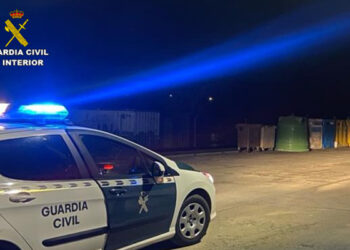 Conducía por Espinosa de Henares bebido, con un bebé sin asegurar y con el carnet suspendido... La Guardia Civil lo investiga