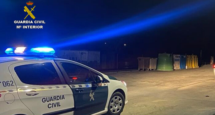 Conducía por Espinosa de Henares bebido, con un bebé sin asegurar y con el carnet suspendido... La Guardia Civil lo investiga