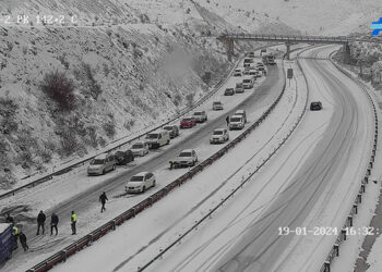 Cortada la A-2 a su paso por Alcolea del Pinar