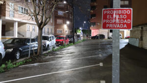 Cuenca Ahora expone las quejas en Tarancón por el cierre del aparcamiento en la Avenida Miguel de Cervantes