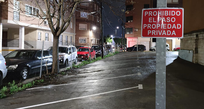 Cuenca Ahora expone las quejas en Tarancón por el cierre del aparcamiento en la Avenida Miguel de Cervantes