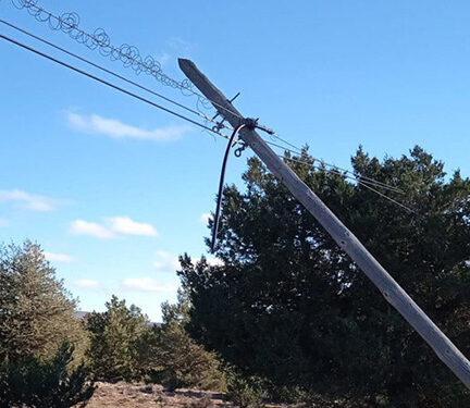 Detenidas tres personas en Hinojosa por robo de cable del tendido telefónico 1 Detenidas tres personas en Hinojosa por robo de cable del tendido telefónico